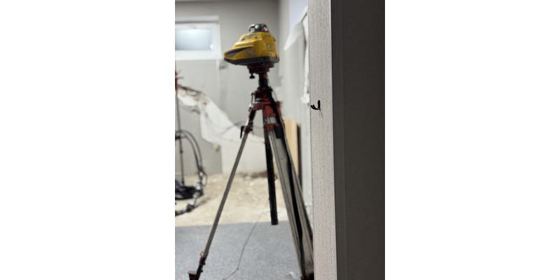 Kontrola laserowa w czasie rzeczywistym - precyzyjne dostrojenie i bezpieczeństwo.