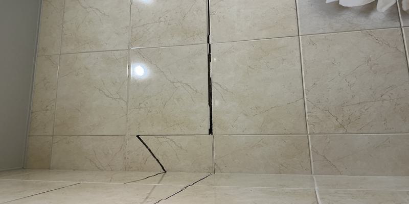 Wady wykończenia i pokryć ścian