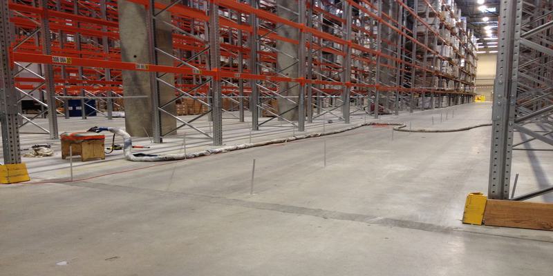 Naprawa podłóg w budynkach produkcyjnych i magazynowych.
