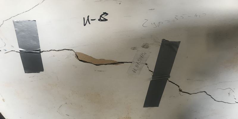 Pęknięcia diagonalne.